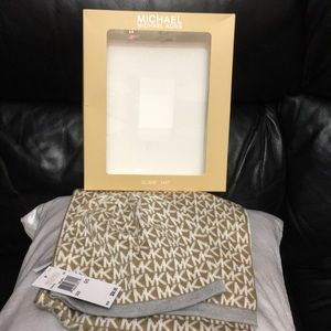 🧣Michael Kors Scarf & Hat 🧣🧣NWT